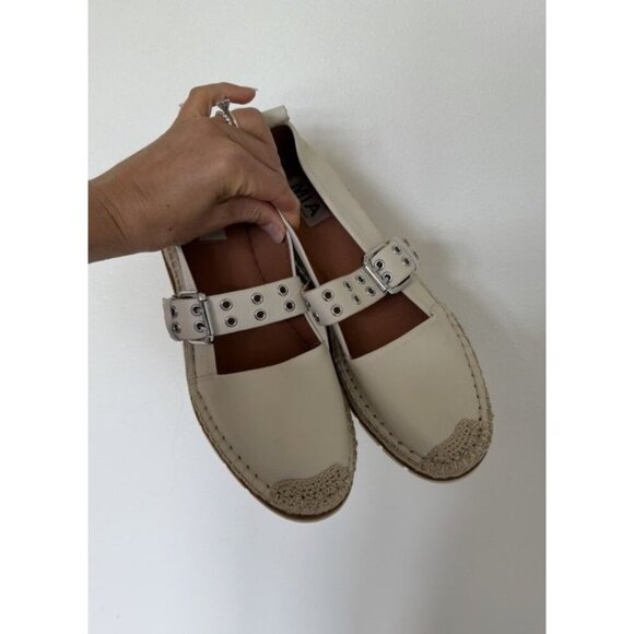 MIA Limited Edition Women's Delila Buckle Platform Flat Cream White 10 Mary Jane - Picture 2 of 5